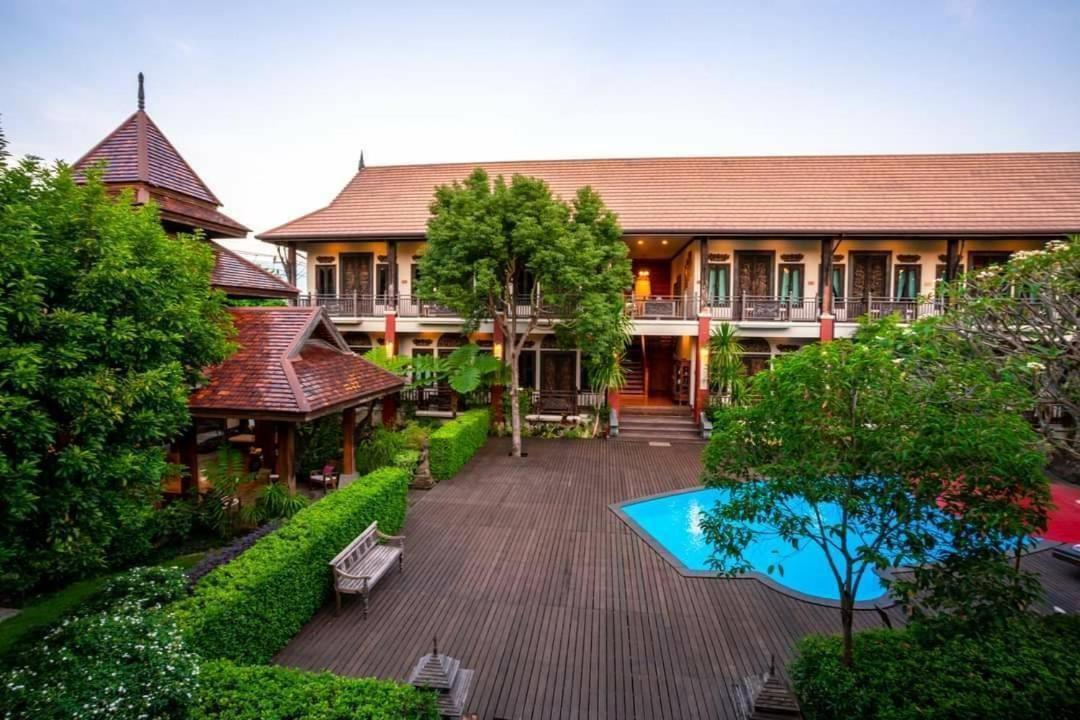 Amata Lanna Village อมตะล้านนาวิลเลจ Chiang Mai Exteriör bild